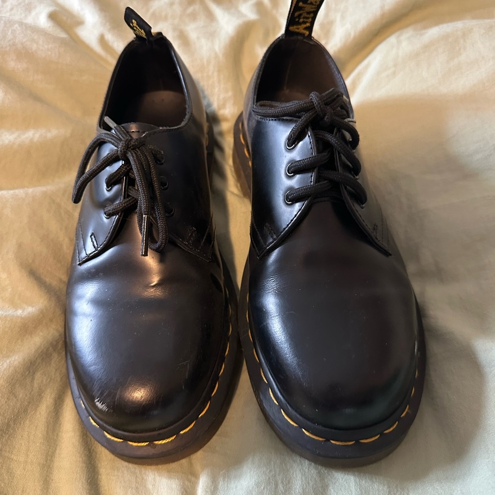 Black shoe doc martins with clear soles